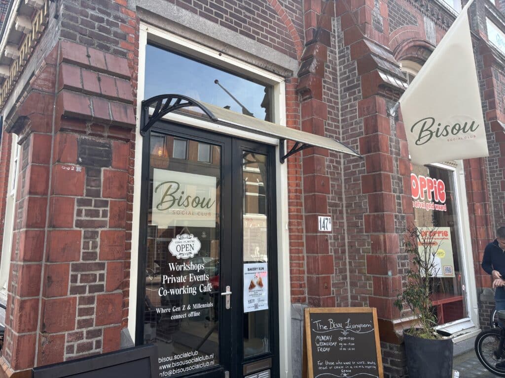 Bisou Social Club