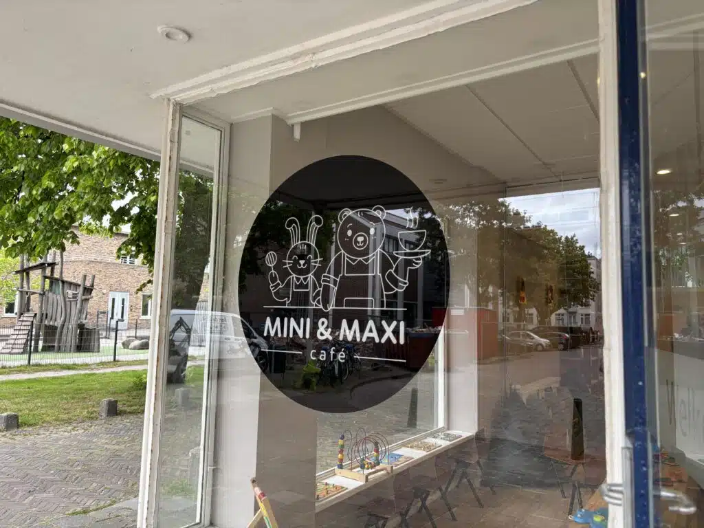 Mini & Maxi Café